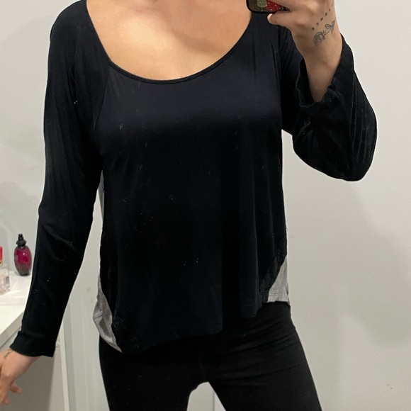 Grey and black top. - Picture 3 of 4